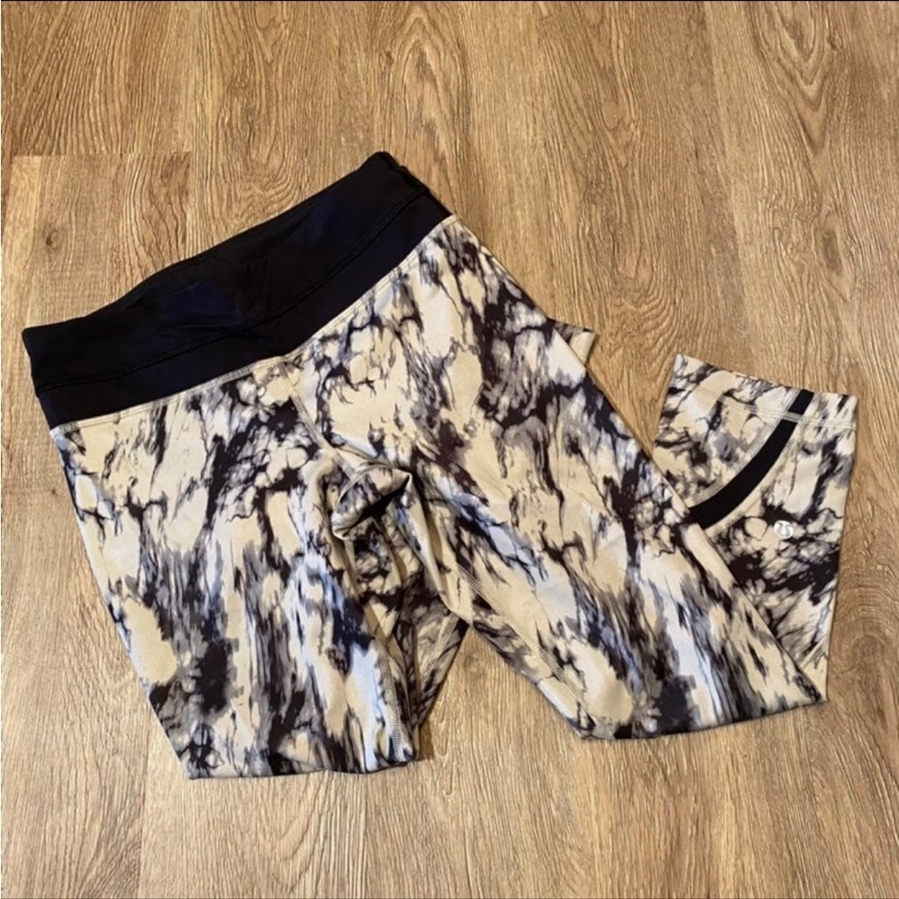 Lululemon crops